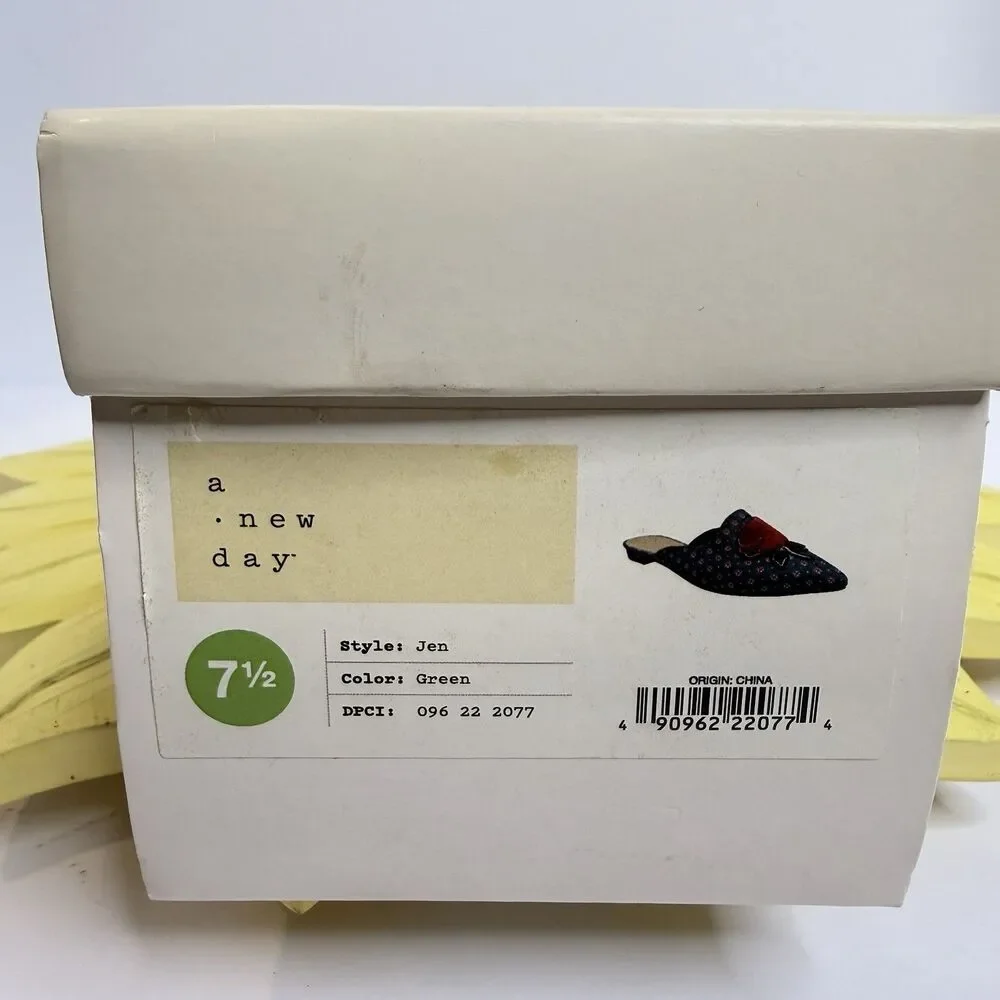 A New Day Emerald Green Brocade Rose Patch Slip On Shoes Pointy 7.5 - Picture 7 of 7